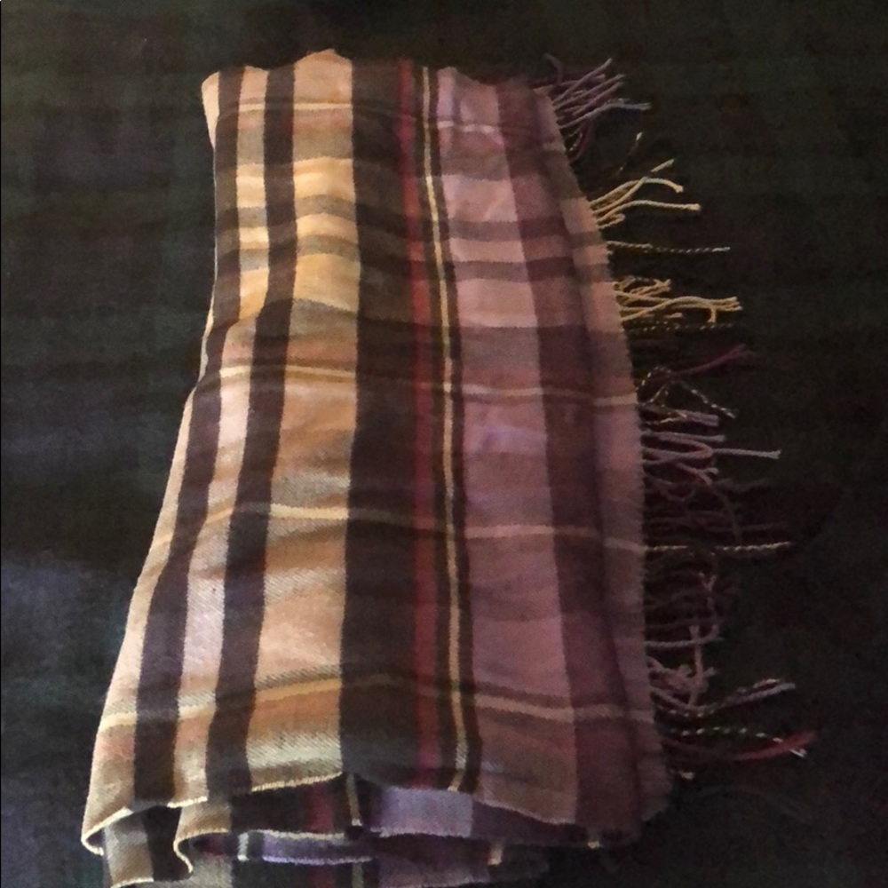 Gap Super soft Purple Plaid Scarf